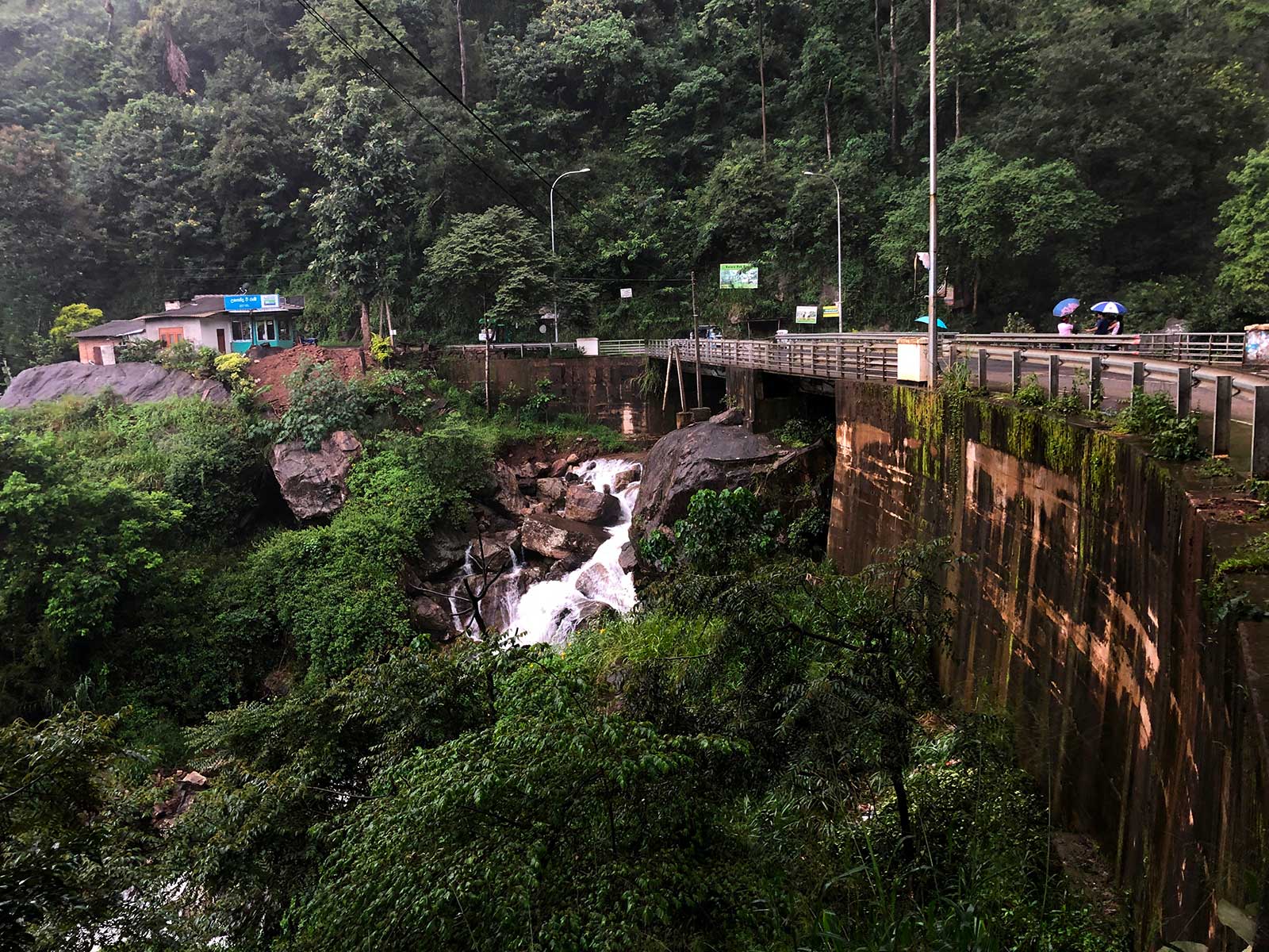 Diyaluma Falls 3