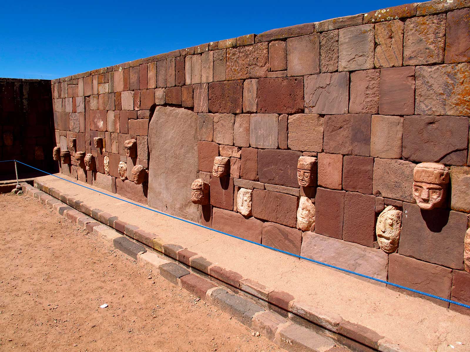 Tiwanaku 2