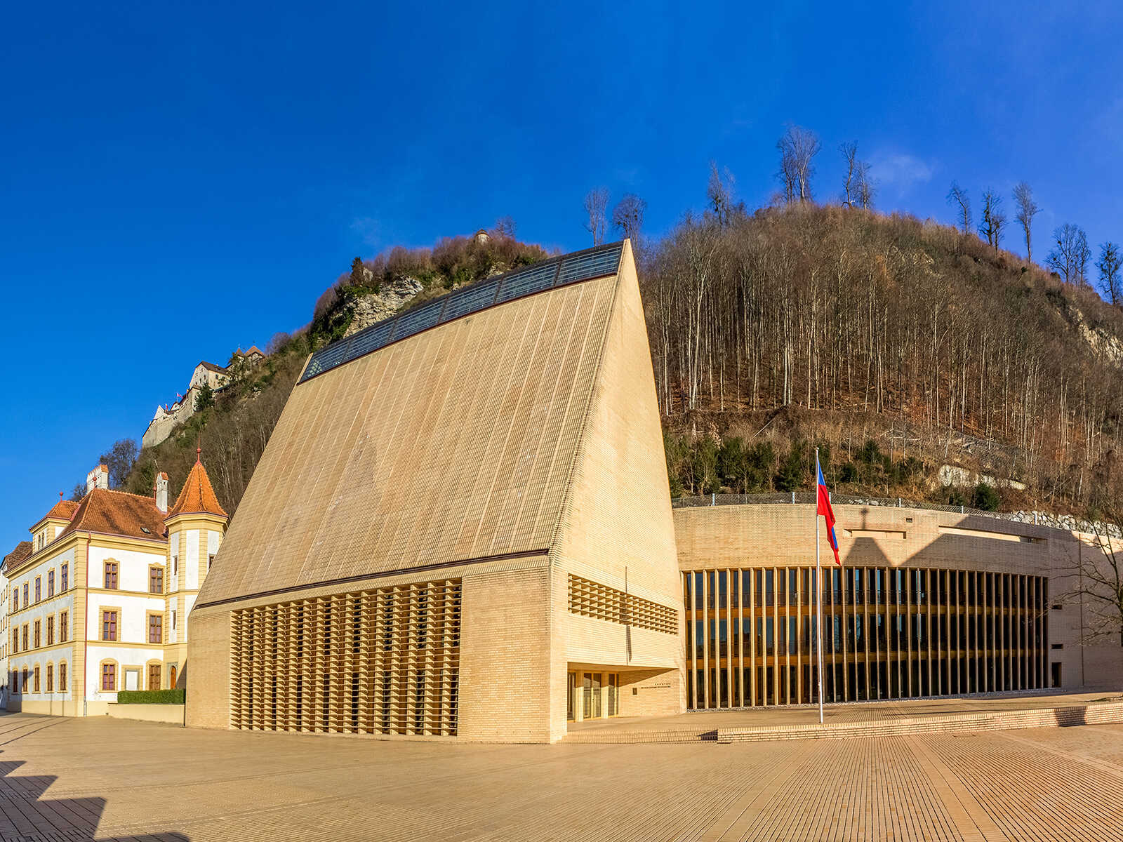 Edificio del Parlamento de Liechtenstein 1