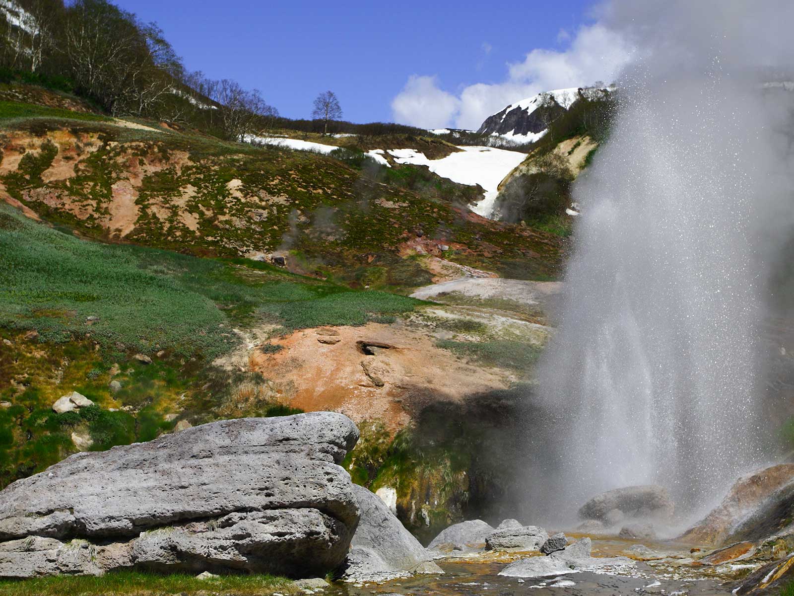 Valle of Geysers 1