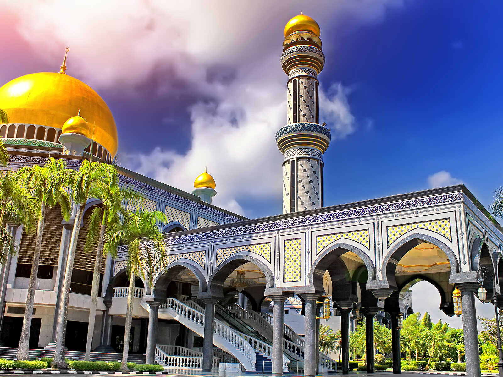 Jame' Asr Hassanil Bolkiah Mosque