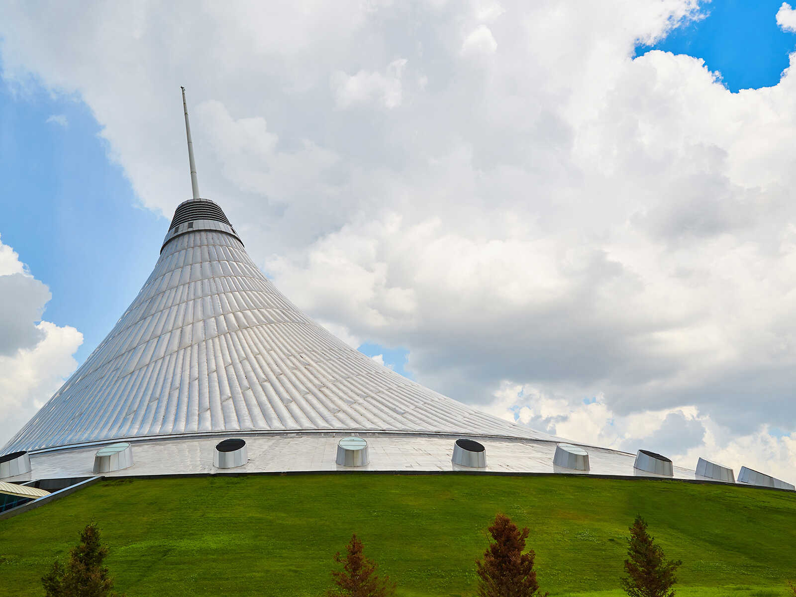 Khan Shatyr Entertainment Center