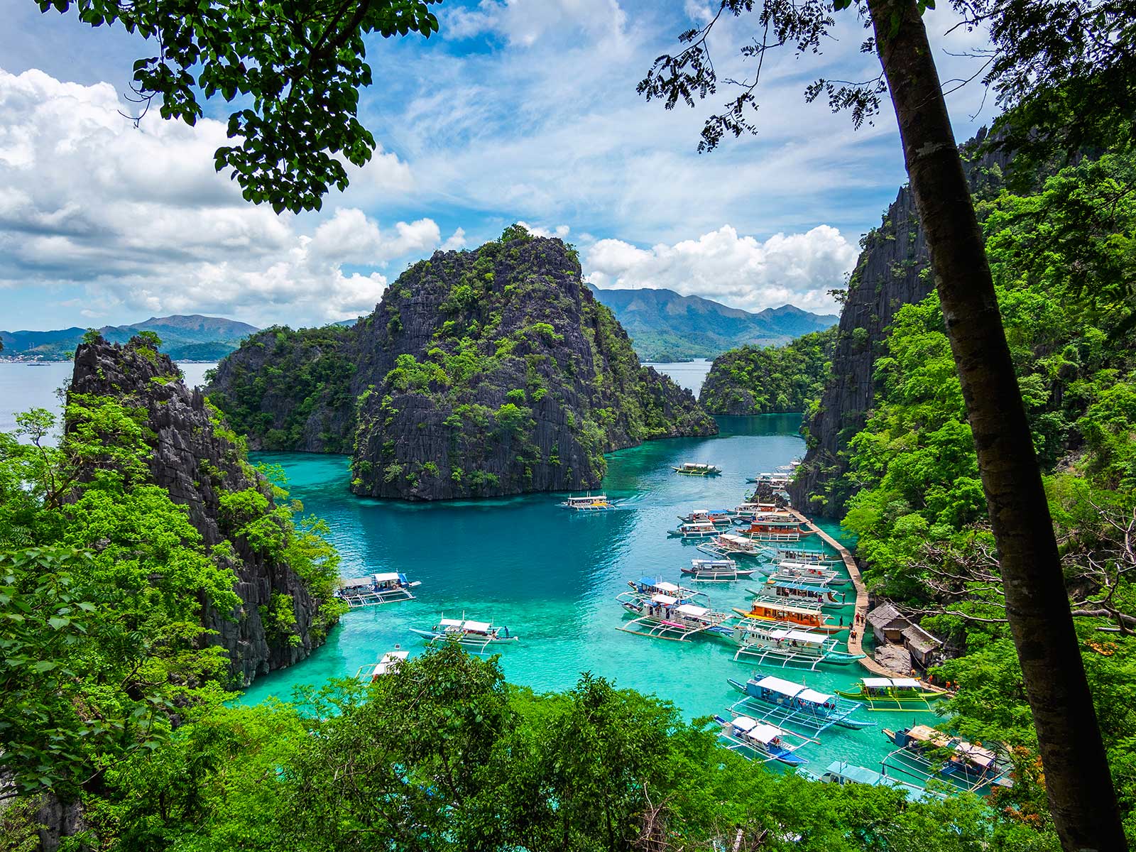 Kayangan Lake