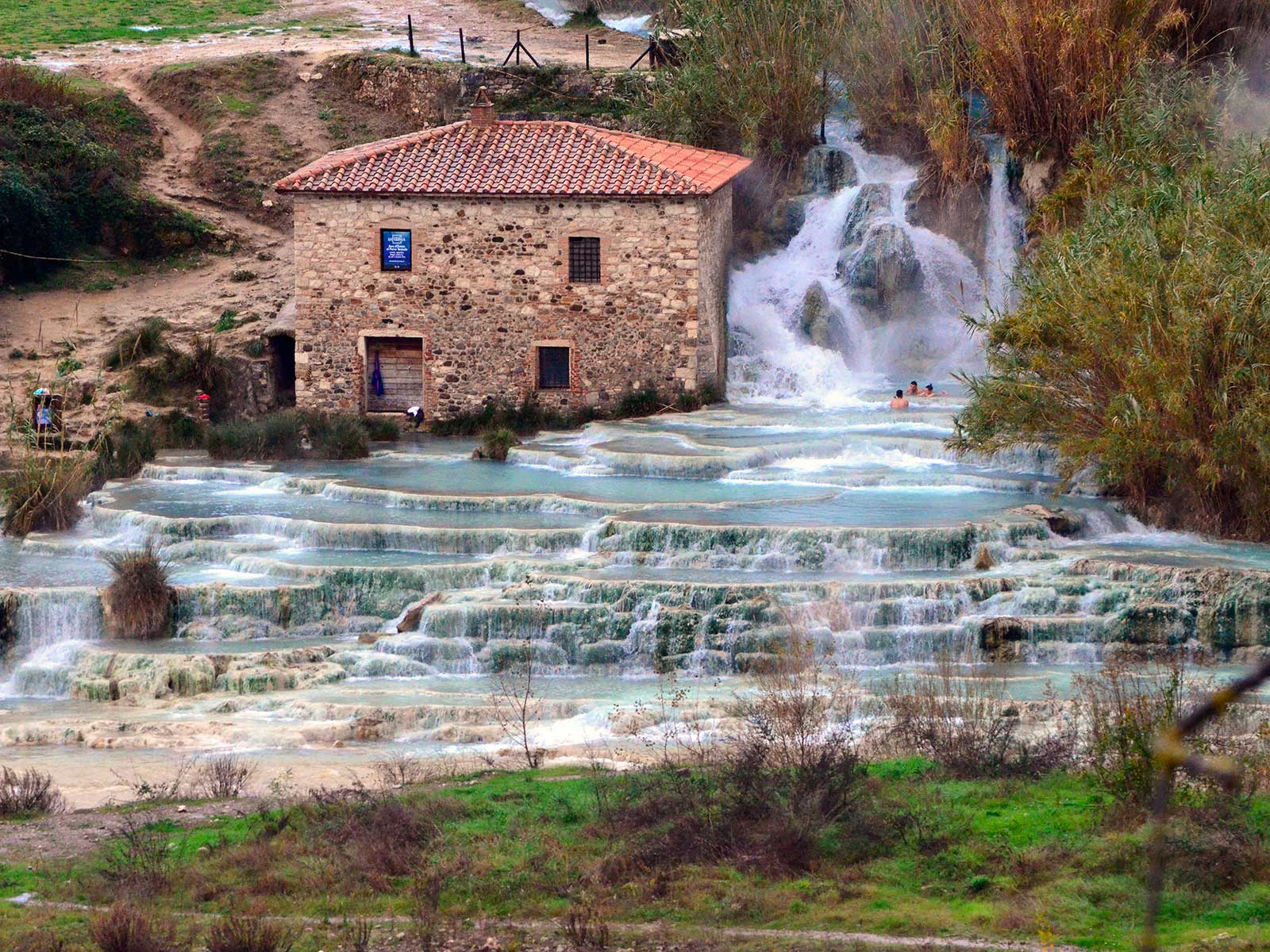 Saturnia 1