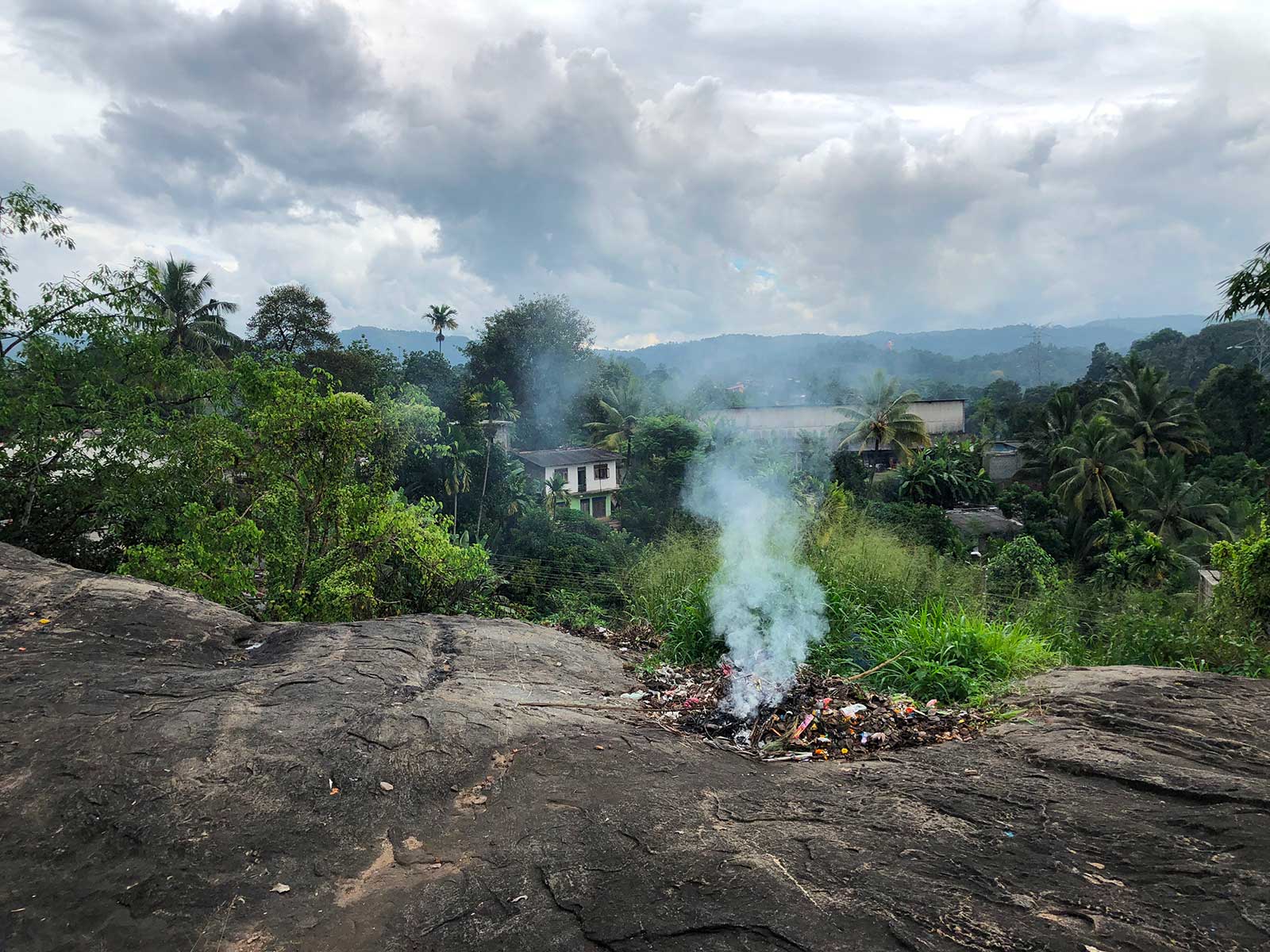 Gadaladeniya Rajamaha Viharaya 1