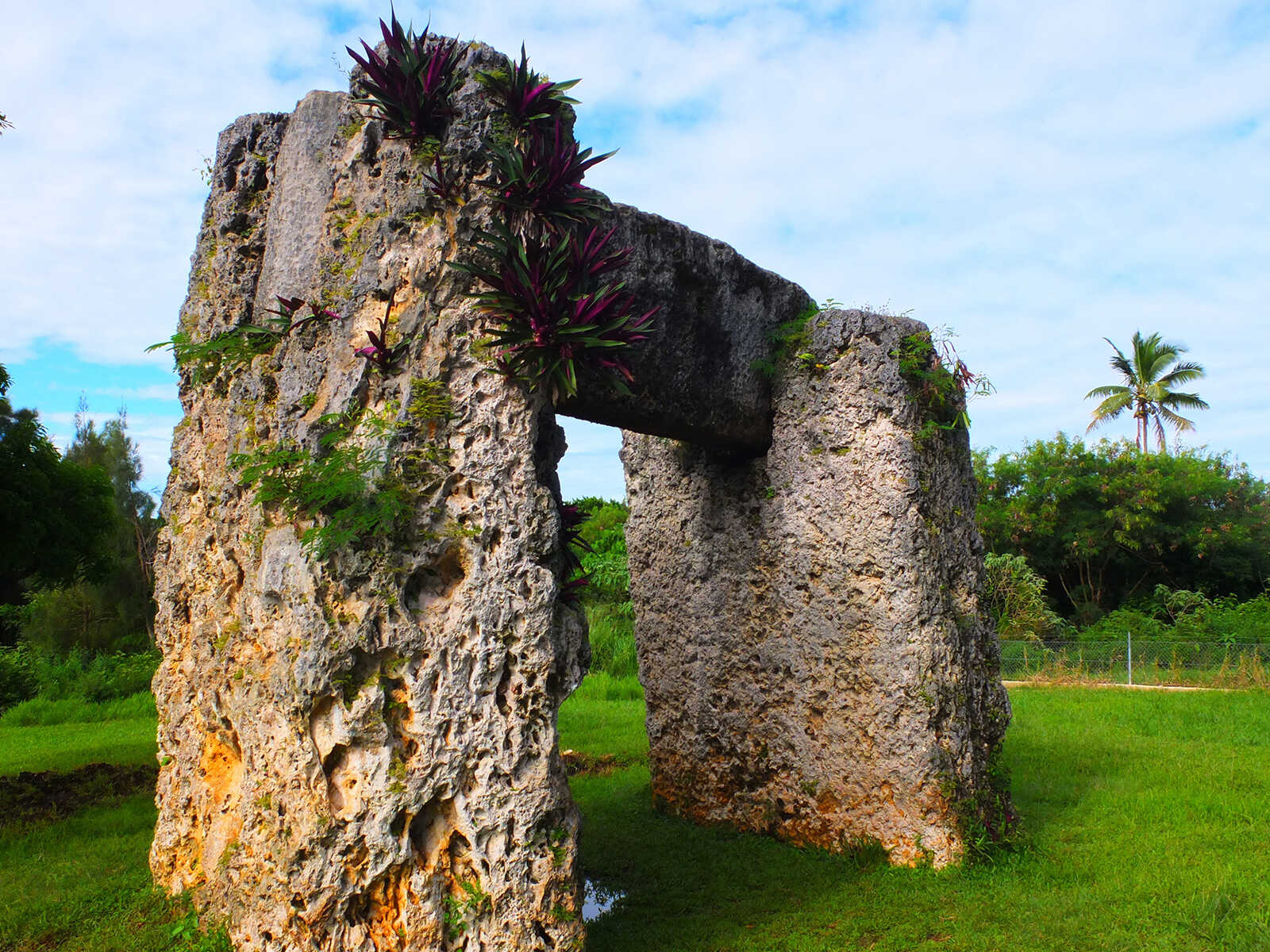 Ha'amonga 'a Maui Trilithon 1